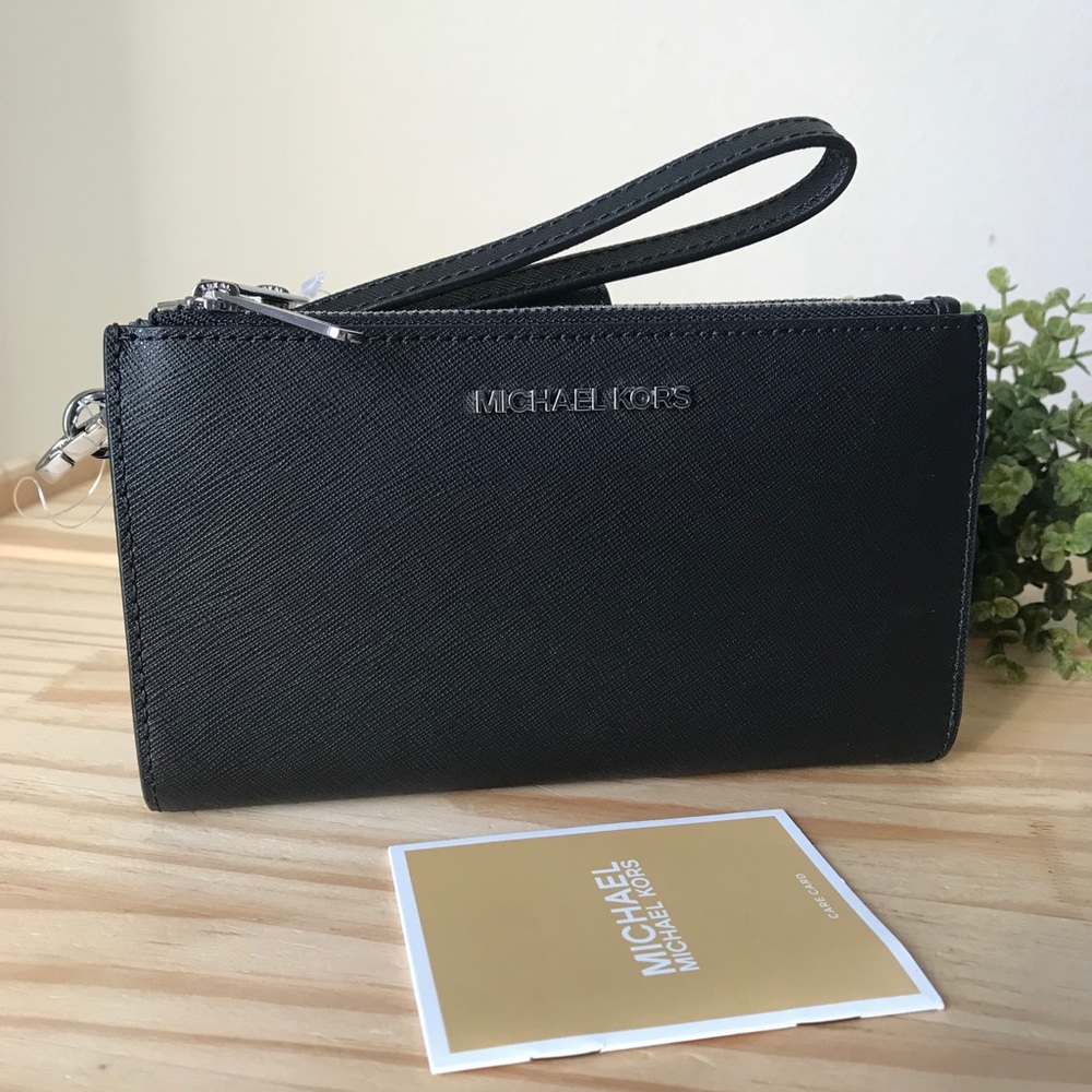Michael Kors wallet🎈🎈